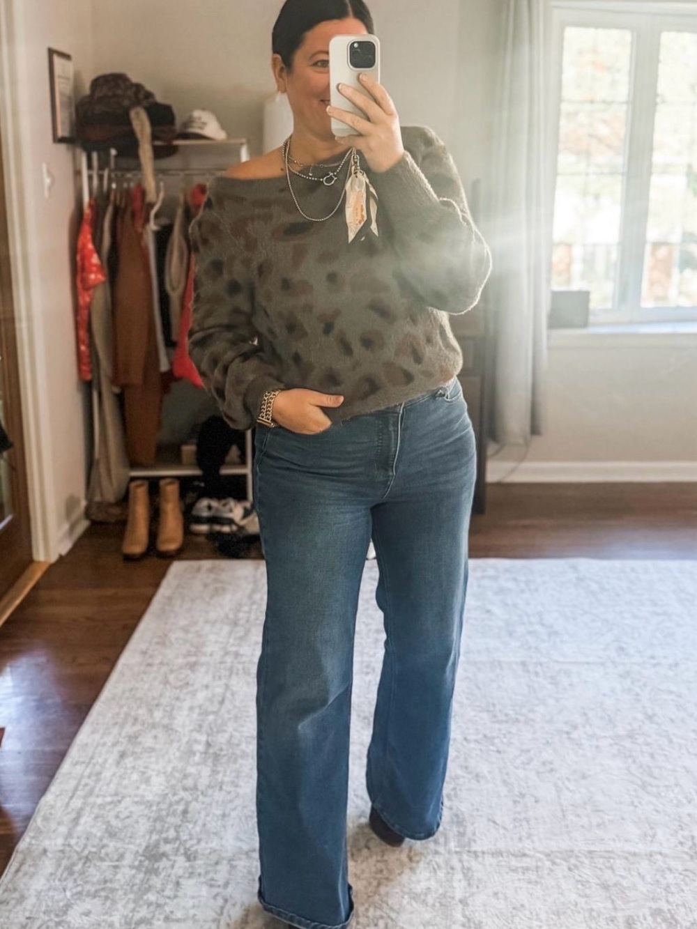 NWT Sofia Vergara Leopard Print Fuzzy Eyelash Sweater